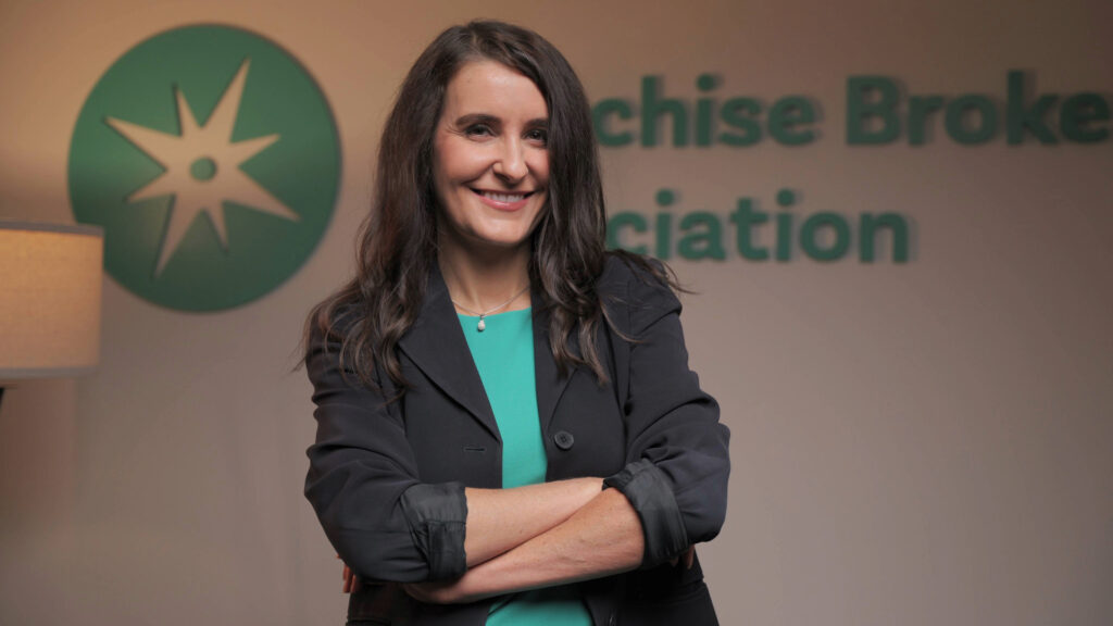 How to Become a Franchise Broker